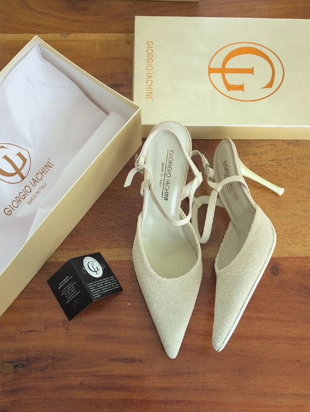 🆕 Vintage Giorgio Armani Cream Pointed Toe Ankle-Strap Pumps